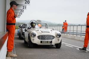 Image 22/50 of Austin-Healey 100&#x2F;6 (BN6) (1958)