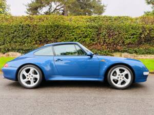 Image 3/27 of Porsche 911 Carrera S (1997)