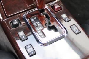 Image 42/50 of Mercedes-Benz SL 320 (2001)