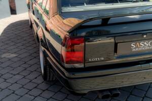 Image 67/75 of Lotus Carlton (1991)