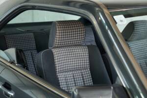 Bild 30/50 von Mercedes-Benz 300 CE (1991)