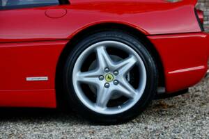 Image 20/50 de Ferrari F 355 Berlinetta (1996)