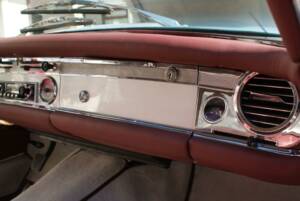 Image 41/50 of Mercedes-Benz 230 SL (1967)