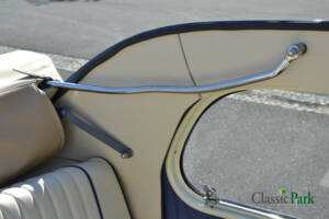 Bild 18/50 von Renault 4 CV Décapotable (1954)