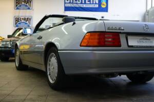 Image 8/38 of Mercedes-Benz 500 SL (1991)