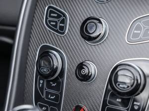 Bild 46/84 von Aston Martin V12 Vantage AMR Roadster (2018)