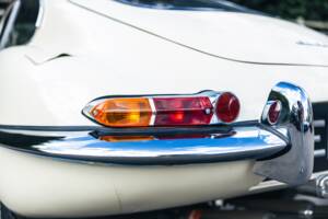 Image 15/50 de Jaguar Type E 3.8 (1963)