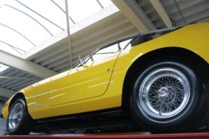 Image 21/50 of Ferrari 365 GTB/4 Daytona (1973)