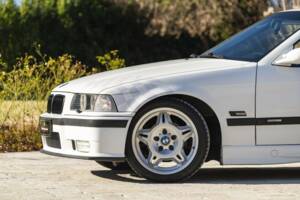 Bild 32/50 von BMW 318is "Class II" (1994)