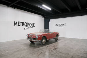 Image 3/19 of Alfa Romeo Giulia 1600 Spider (1963)