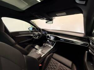 Image 20/28 de Audi RS6 Avant (2019)