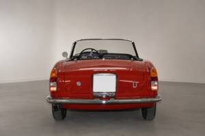 Image 3/31 of Alfa Romeo 2600 Spider (1964)