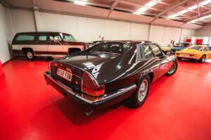 Image 7/16 of Jaguar XJ-S 3.6 (1988)