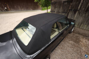 Bild 56/83 von BMW 325i (1990)