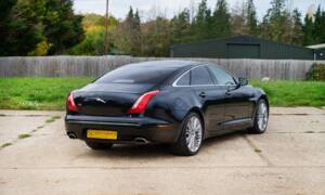 Bild 3/50 von Jaguar XJ 5.0 (2011)