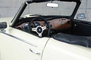 Bild 17/44 von Triumph TR 250 (1968)