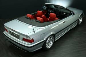 Immagine 47/50 di BMW 328i (1997)