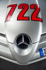 Image 48/61 of Mercedes-Benz SLR McLaren (2004)