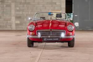 Image 6/27 of MG MGB GT (1972)