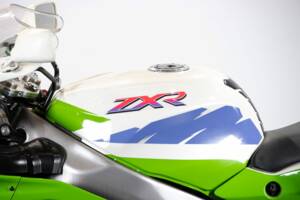 Image 24/49 of Kawasaki ZX-R 750 (1994)