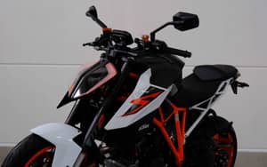 Image 42/83 of KTM 1290 Super Duke R (2018)