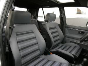 Image 14/23 of Volkswagen Golf Mk II GTi 1.8 (1988)