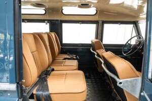 Image 20/31 of Land Rover 109 (1980)