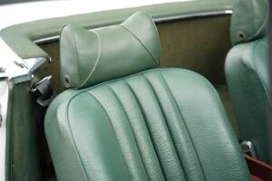Image 17/50 de Mercedes-Benz 280 SL (1968)