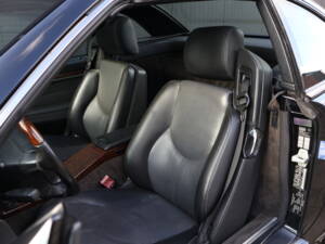 Bild 9/21 von Mercedes-Benz SL 600 (1997)
