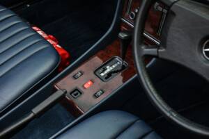 Image 15/35 of Mercedes-Benz 300 SL (1989)