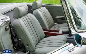 Image 35/49 of Mercedes-Benz 230 SL (1964)
