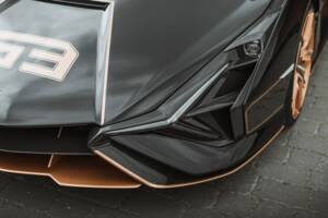 Image 21/68 of Lamborghini Sián FKP 37 (2021)