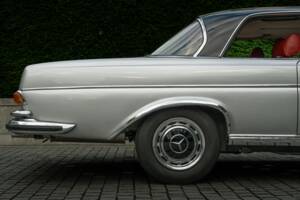 Image 15/95 of Mercedes-Benz 280 SE 3,5 (1970)
