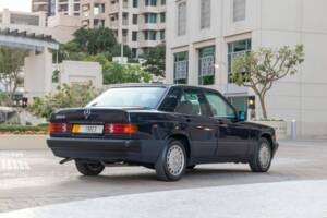 Bild 3/5 von Mercedes-Benz 190 E 2.3 (1988)