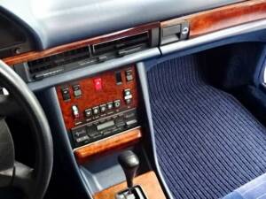 Image 25/36 de Mercedes-Benz 500 SEC (1984)
