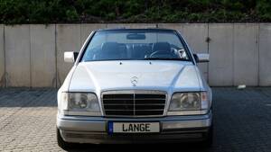Image 6/74 of Mercedes-Benz E 320 (1997)