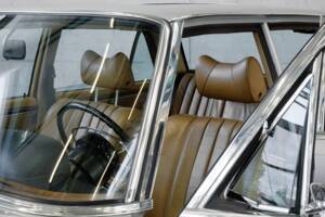 Immagine 29/50 di Mercedes-Benz 300 SEL 6.3 (1968)
