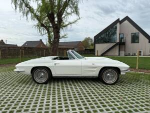 Imagen 1/38 de Chevrolet Corvette Sting Ray Convertible (1964)