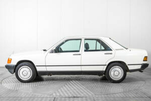 Image 9/50 de Mercedes-Benz 190 D (1985)