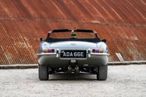 Image 4/34 de Jaguar E-Type (1968)