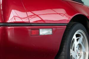 Imagen 43/50 de Chevrolet Corvette Convertible (1990)