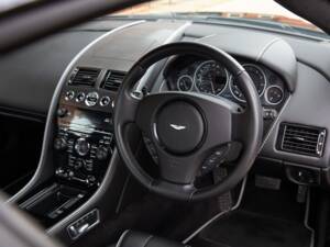 Image 52/94 of Aston Martin DB 9 (2014)