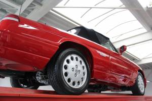 Immagine 9/50 di Alfa Romeo 2.0 Spider (1991)