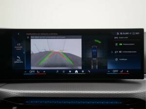 Image 16/50 of BMW 330i xDrive Touring (2025)