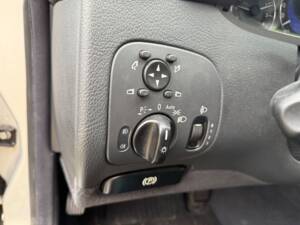 Image 26/27 of Mercedes-Benz CLK 320 (2002)