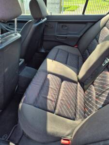 Image 39/49 of BMW 318is "Class II" (1994)