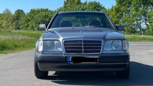 Bild 3/10 von Mercedes-Benz 230 CE (1990)