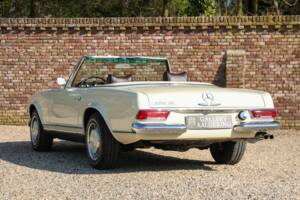 Image 2/50 of Mercedes-Benz 250 SL (1967)