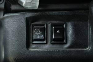 Bild 36/50 von Land Rover 90 (1985)