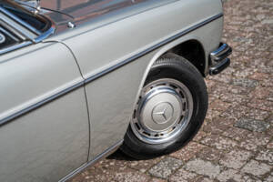 Image 2/40 of Mercedes-Benz 250 CE (1970)